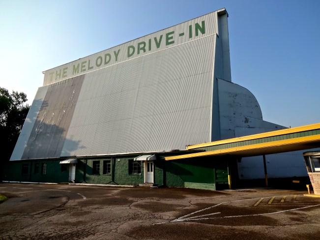 Like all of Las Vegas, daylight is not as kind to the drive-in movie theater.  The magic always begins at dusk.